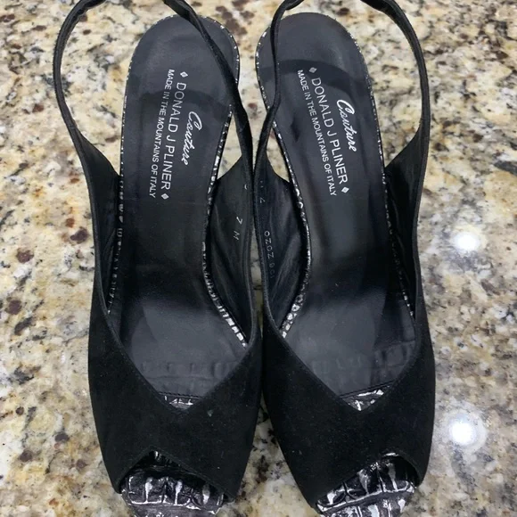 Gently used black sling back heels open toe pumps black and silver 7 M - Picture 2 of 6